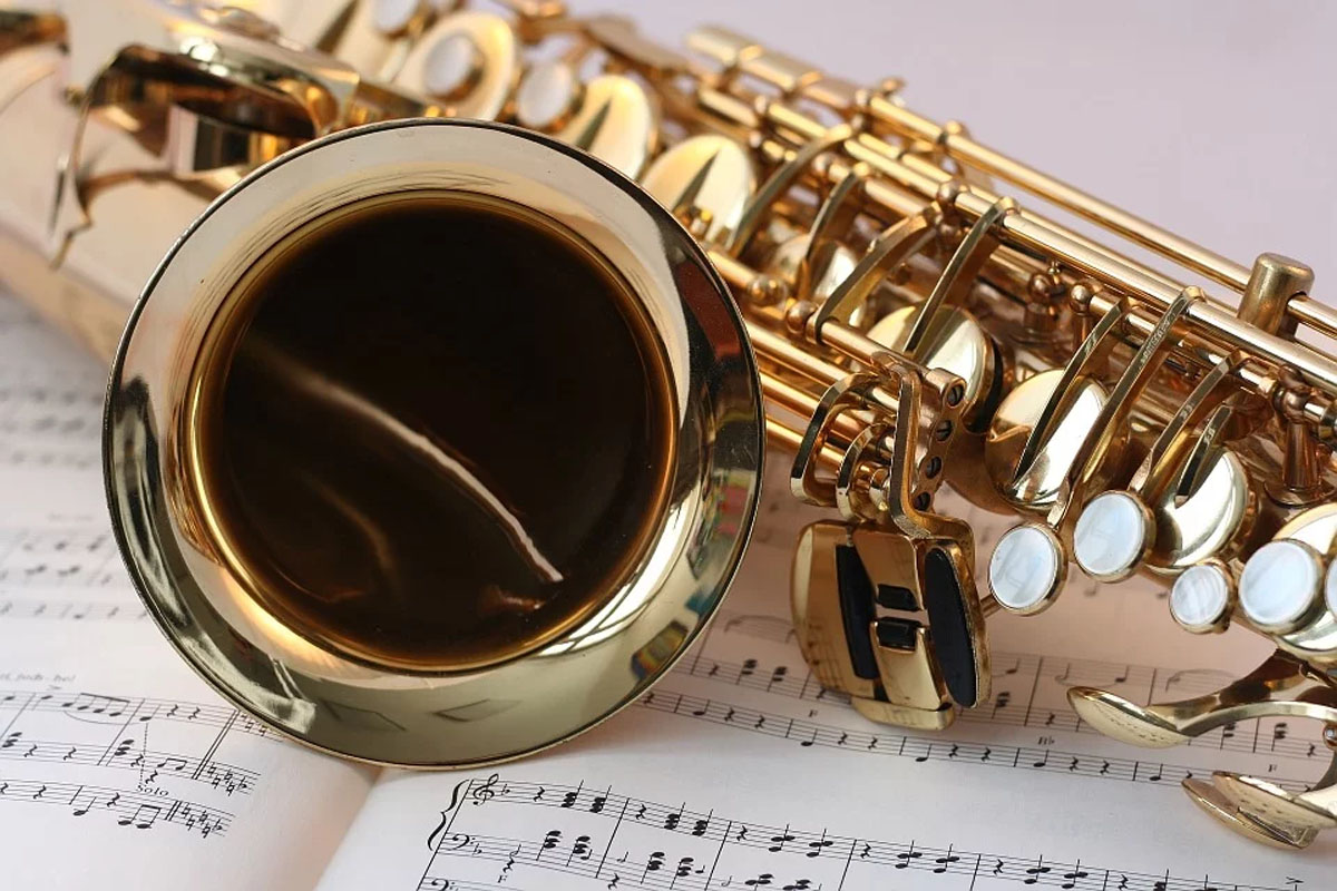 saxaphone on sheet music